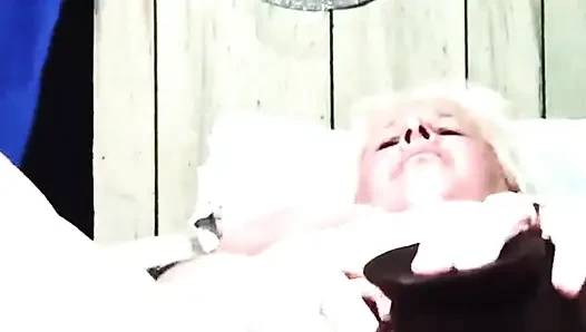 Just a Piece of Her Cumcake Watch Those Thick Thighes Shake