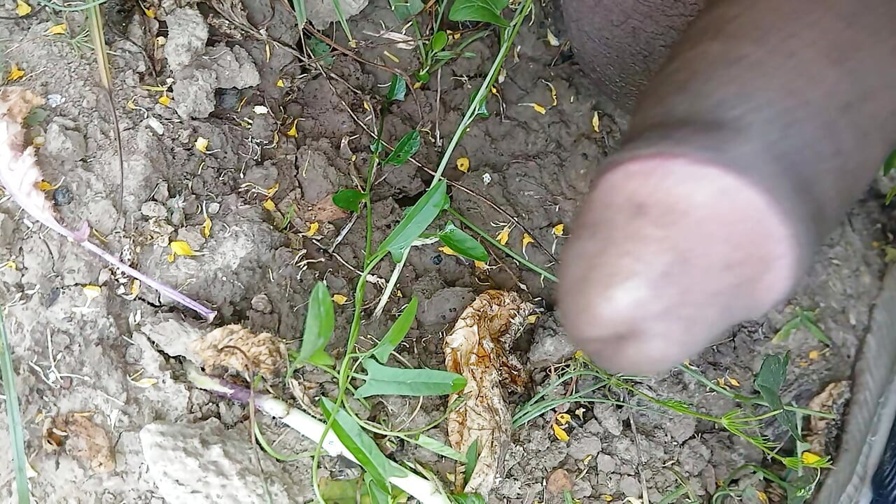 Cold outside so I fuck my neighbor bhabhi outdoor