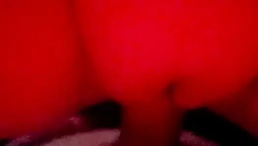 Heiße verheiratete rothaarige mit sexy füßen nimmt einen riesigen bbc von HINTEN.