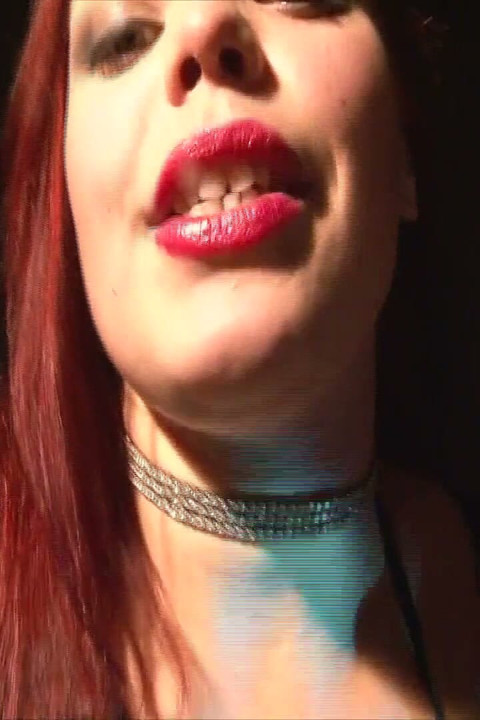 Stripper provoca y humillación
