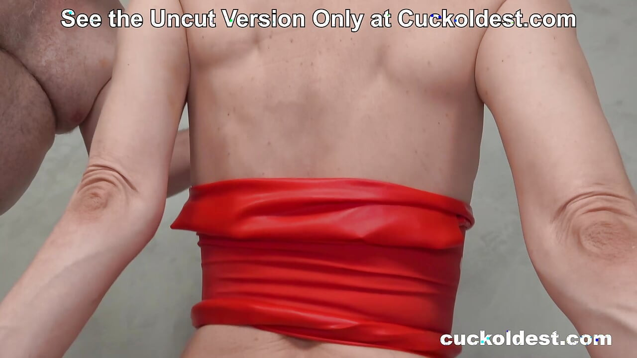 Cuckoldest'te karımın götünü esnetmek onun için gerçekten iyi