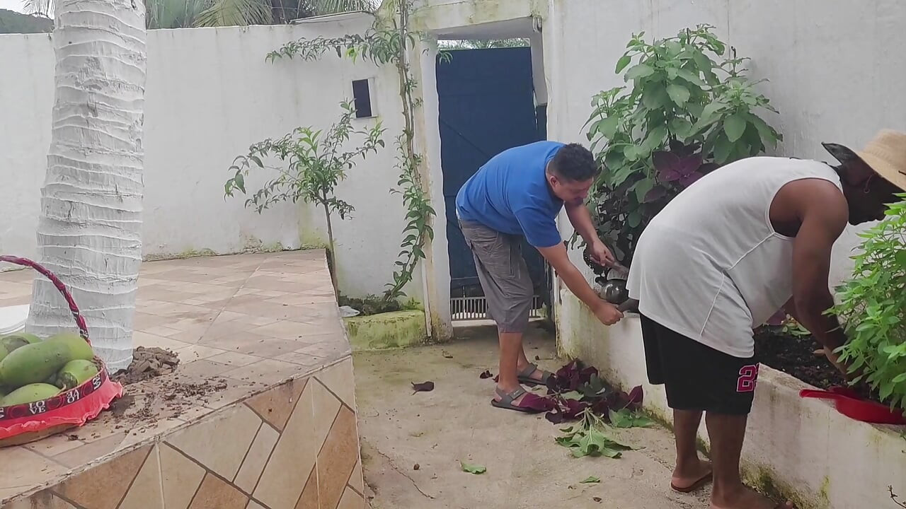 Tinha muita desejo de saber como era uma dp aproveitei meu dois funcionarios para realizar o meu desejo