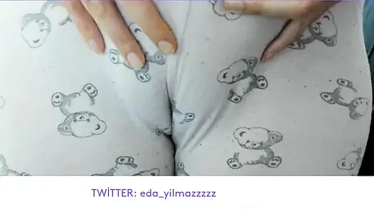 CAMELTOE- SWOLLEN PUSSY- MASTURBATE WITH PAJAMA- RUBBING PUSSY WITH PAJAMA