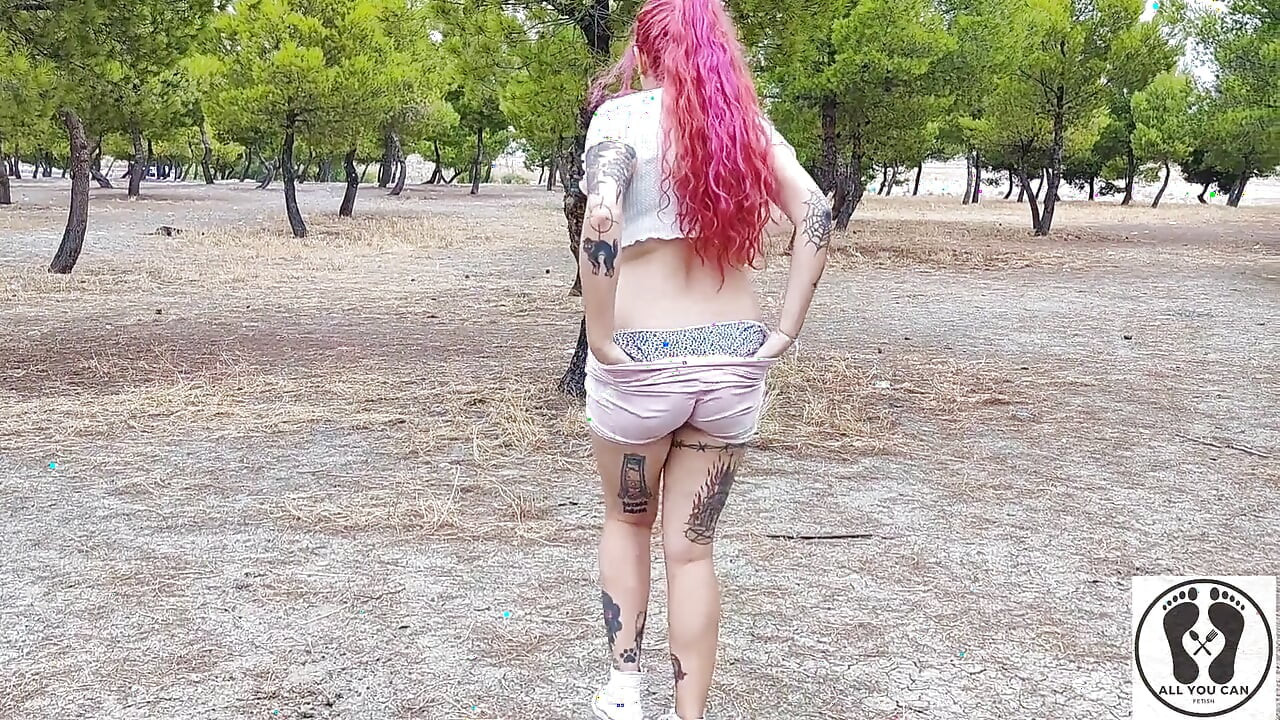 Riscant în aer liber rulează Sport nud riscă în parc