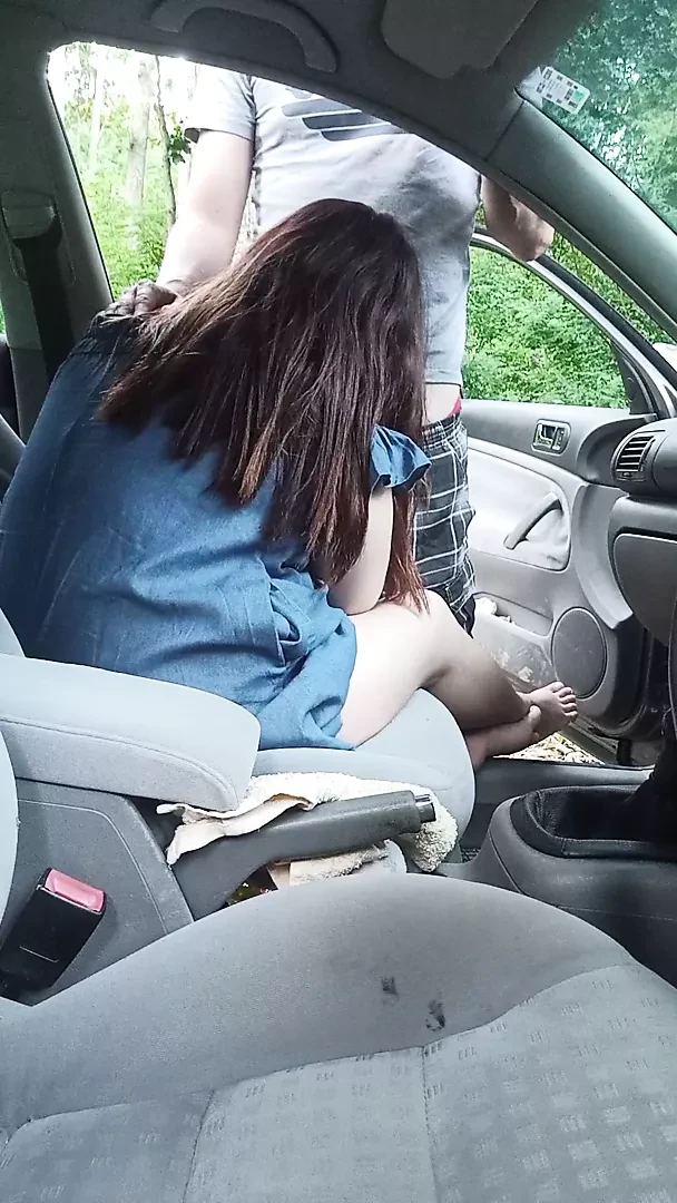 Dogging wife cheats on her husband and sucks stranger’s big cock