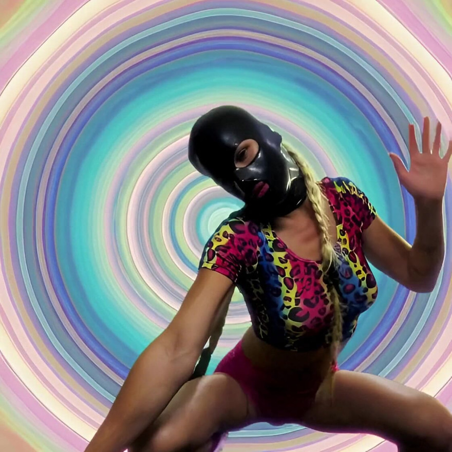 Trippy femme mask