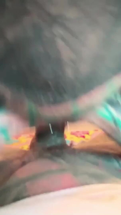 POV privat tatoveret pornostjerne knepning ender med creampie i hendes piercede fisse | Klip 2