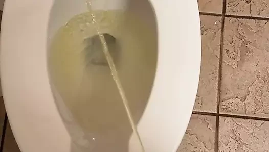banyoda işemek