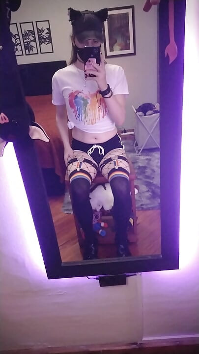 Pride Month Femboy erter og onanerer
