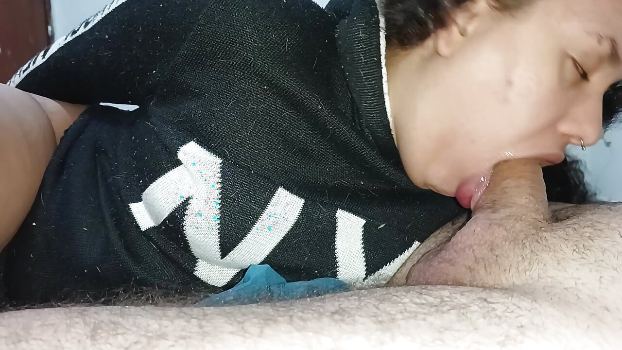 CLOSE UP SMEARED OF THE BEST BLOWJOB IN THE WORLD, SHE LOVES TO SUCK LIKE THIS