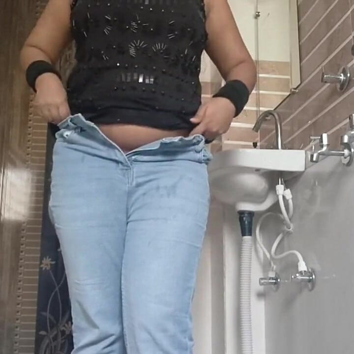 Video call hot kritisen - audio bahasa india lagi asik muasin memeknya pakai dildo sampai muncrat