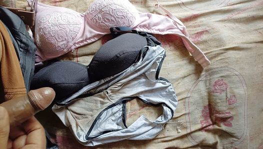 My GF Bra panty Bra found great smell than spit my pen..