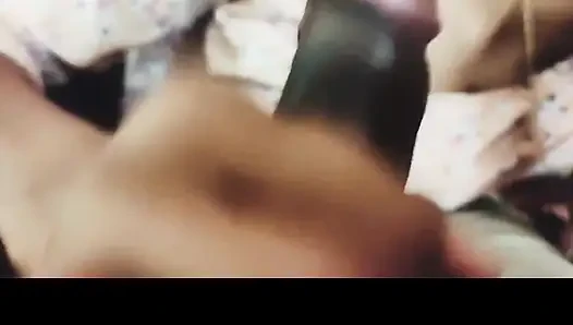 Gadis Asal Mallu nyepong kontol yang belum disunat