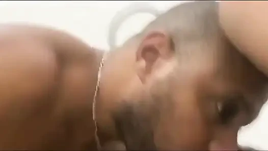 Üvey annemi külotu ve elbisesiyle yakaladım ve amını siktim ve hemen içeri boşaldım
