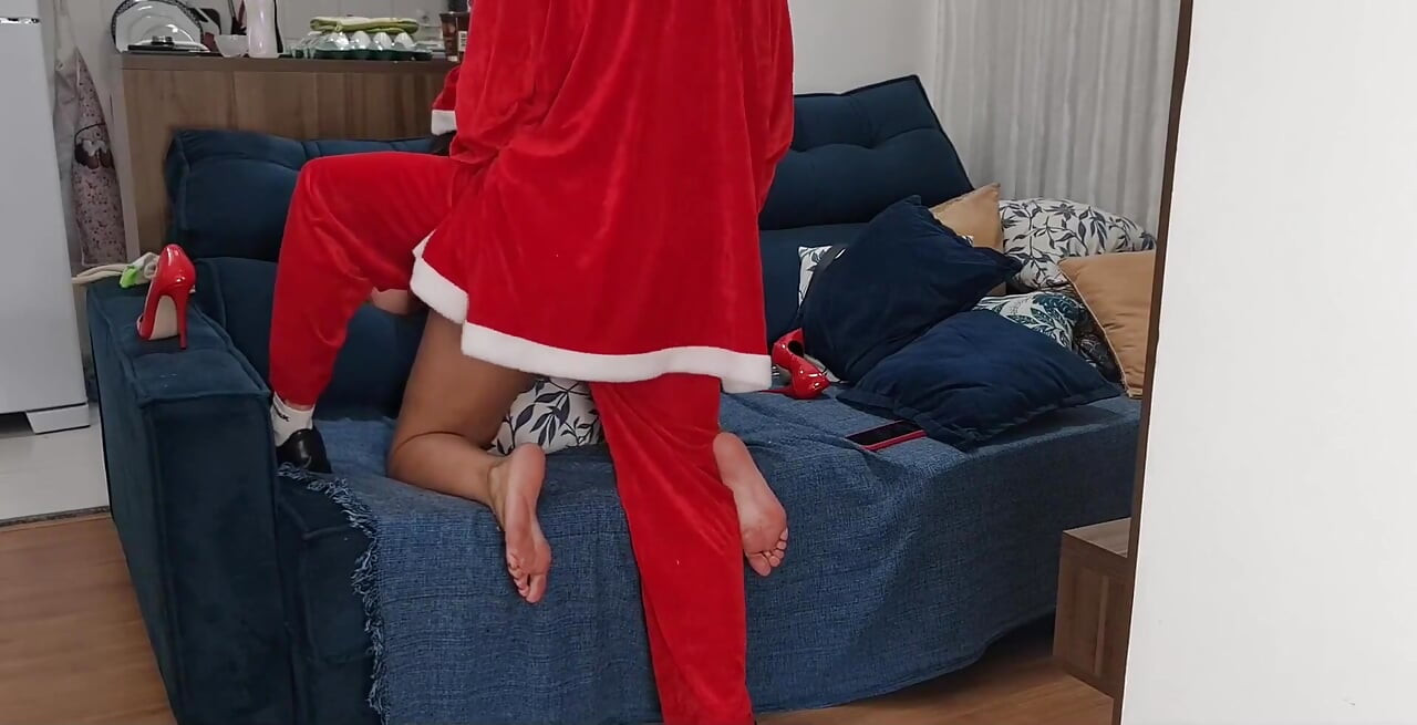 Jab aap dekhte hain to Santa aapki patni ko chodta hai