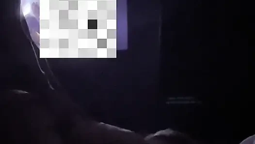 Netflix dan bersantai dengan saudara tiriku