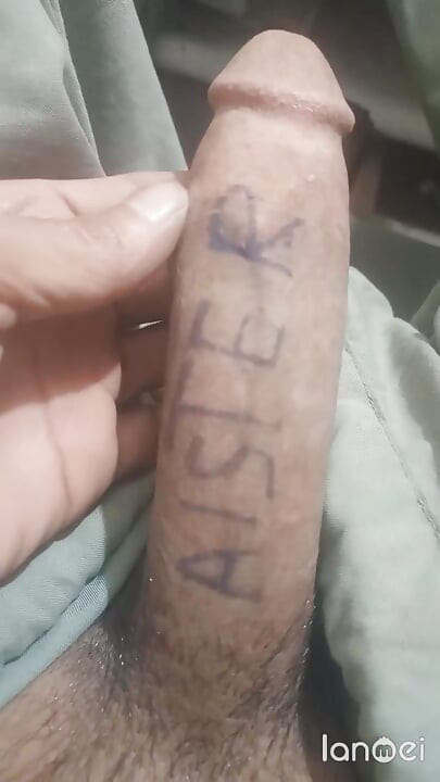 Žene koje su zainteresirane za seks, posebno Pakistanke, i žele se seksati u privatnosti, mogu me kontaktirati.