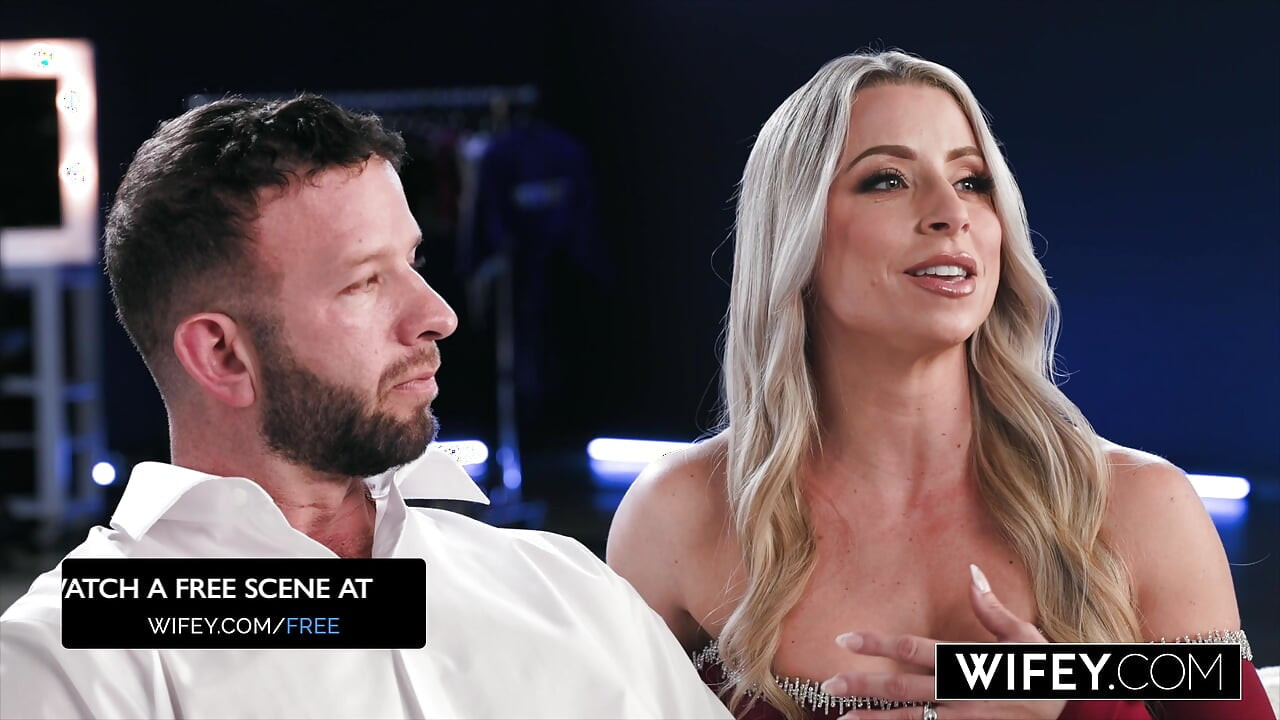 WIFEY Cock-Heavy Hotwife Tiffani Time blir dobbelt sammen med to massive BBC-er