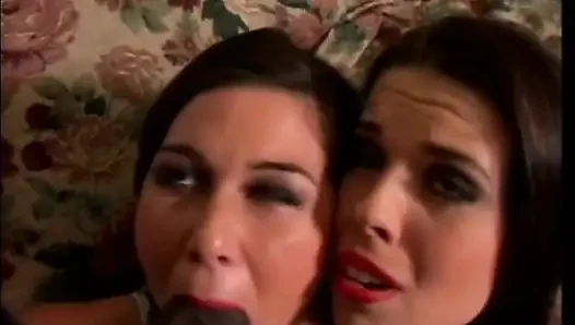 Canavar siyah yaraklı klasik porno göt sikişi ve ağzına boşalma iki güzel orta yaşlı seksi kadın