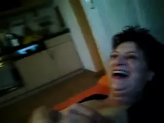 In der Putzvotze abgespritzt ...