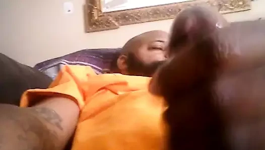 Persetan im hanya akan duduk di sofa ini dan air mani!