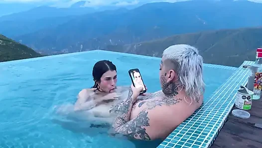 Kencan Tinder Berakhir Dengan Seks Luar Ruangan Dengan Chicamocha Canyon Di Latar Belakang