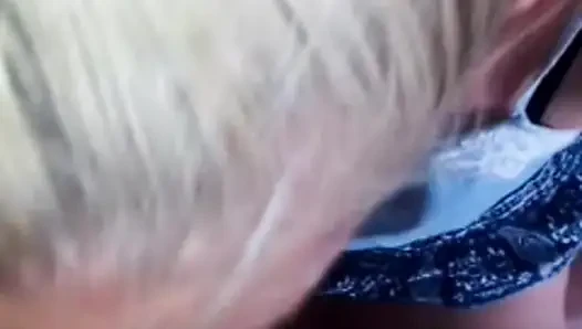 Beni nazikçe sik ve karnıma boşal