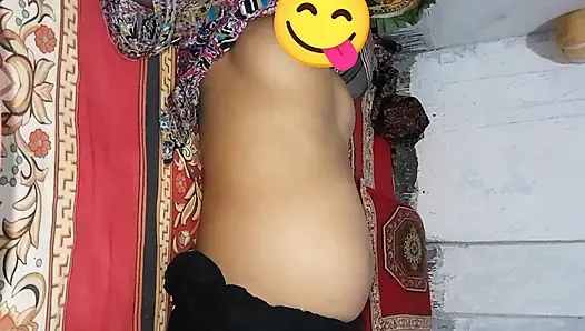 Desi village girl fuck horny pussy by fingering and showing boobs and play with fingering video