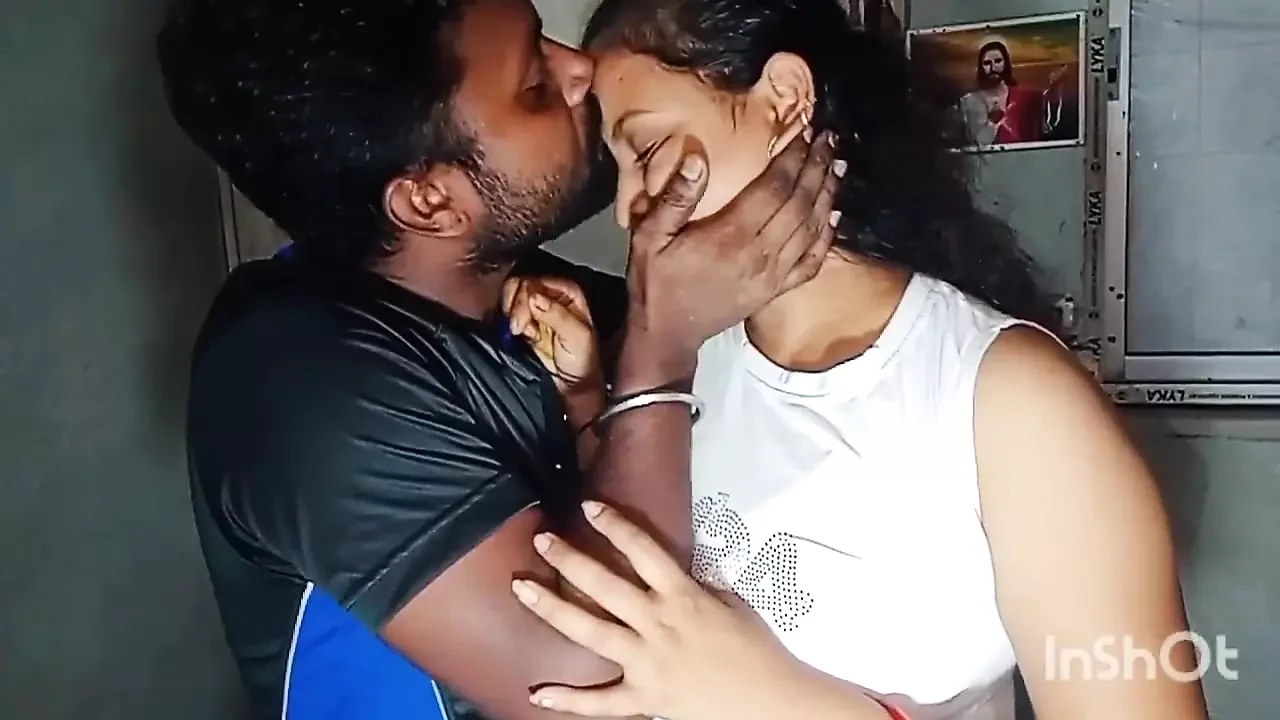 Bhabi Aj Sadhi Bari Theke Asar Por Chudedilam Khub Hot Lagchilo Aj
