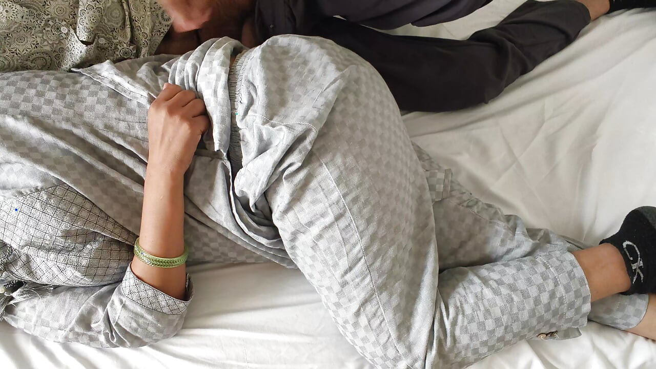 Desi village girl tight pussy outdoor sex first time sex hot beautiful indian girl sex viral mms