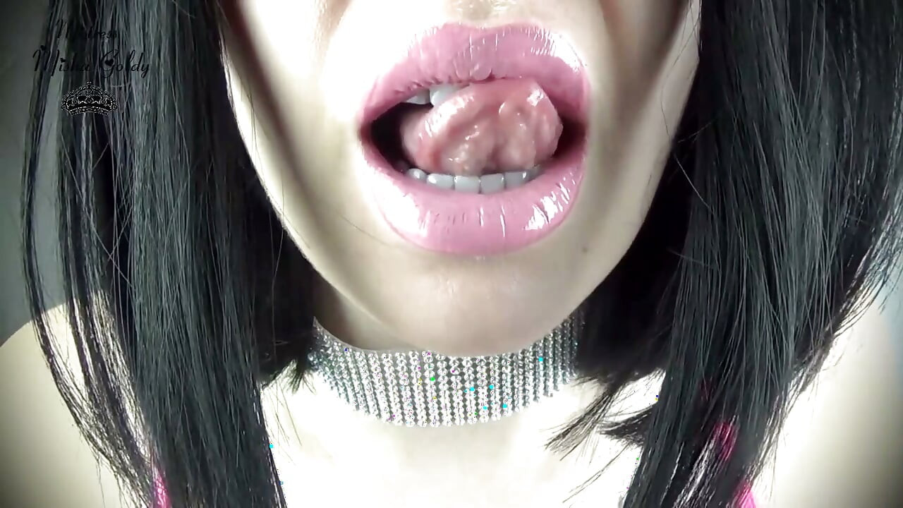 Let's fantasize about my sexy pink lips