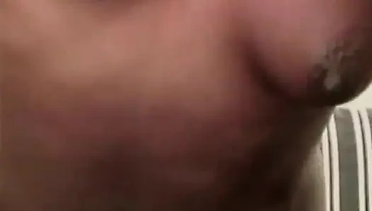 Kontol cowok kulit putih yang lagi sange berat ini dientot habis-habisan sama kontol besar pria kulit hitam