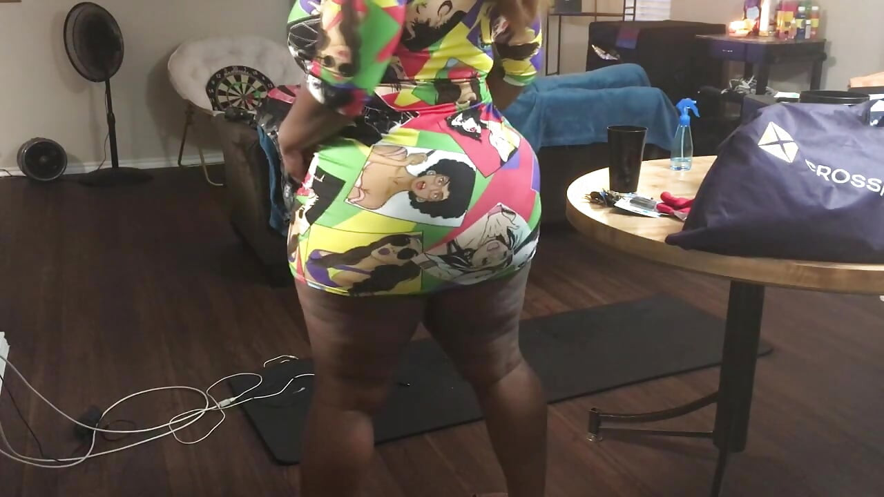 섹시한 드레스를 입은 Dirty Diana 트위킹 1부