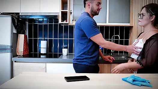 Yalnız Kaldığımızda Erkek Arkadaşımın Yatağında Kayınbiraderimle Hızlı Ve Iyi Bir Seks