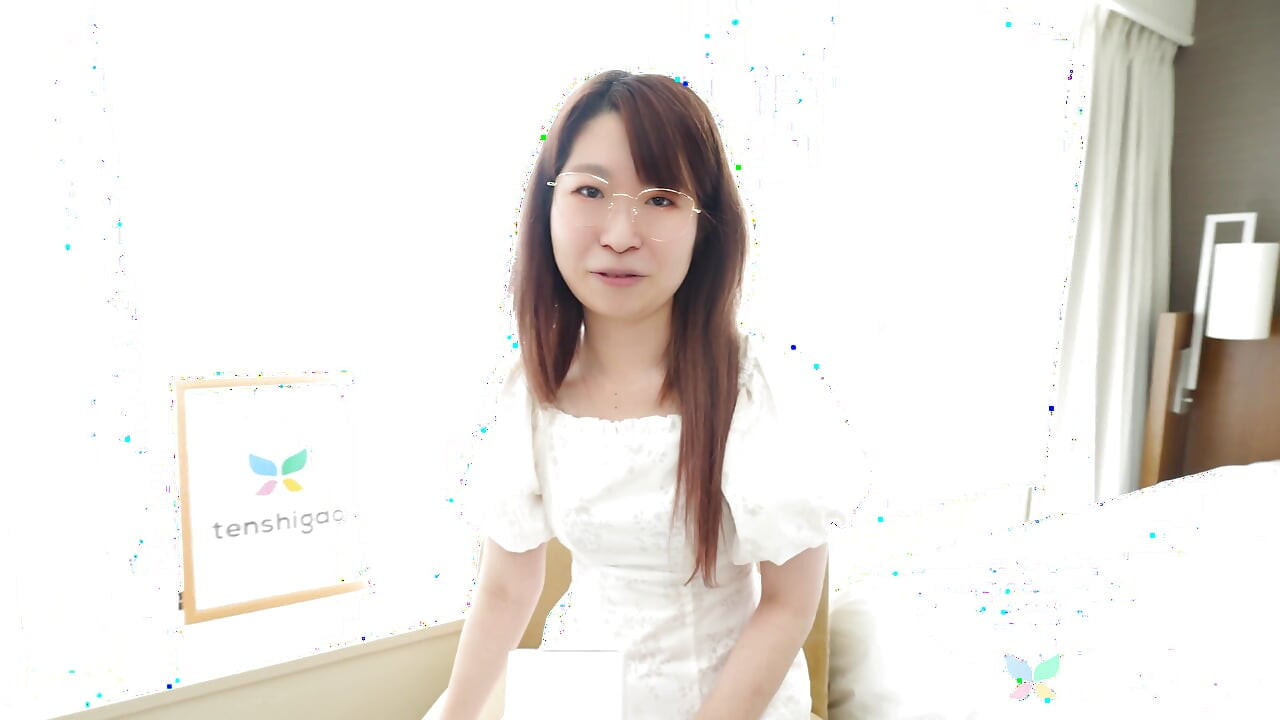 Office Worker Miss Momoko Azuma in Her First Adult Video