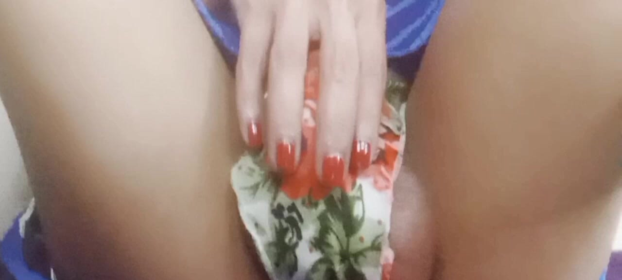 내가 좋아하는 장면을 즐기고 더 나은 경험을 위해 헤드폰을 사용하여 반응하는 것을 지켜봐
