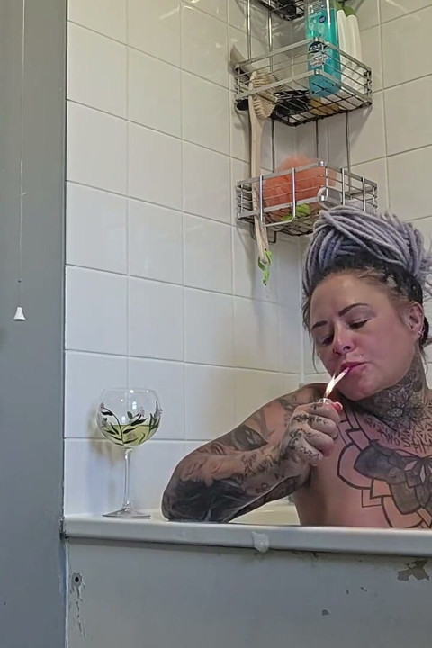 Kom och koppla av med Chey! Röker fetisch