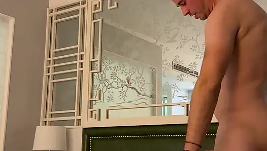 Lulu Wild - iş lulu'yu otel penceresinde herkesin vücudunu görmesi için sikiyor