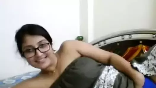 Sensation Julie Bhabhi playing with her breasts