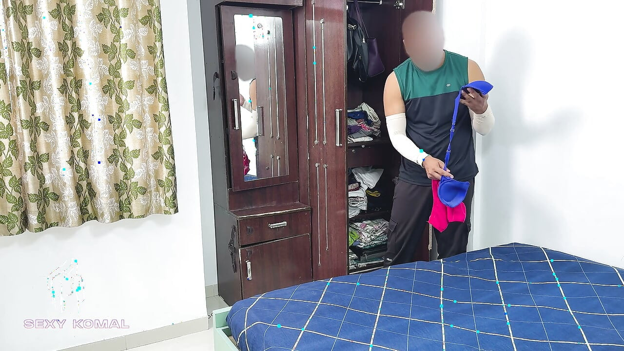 Entering Komal's Room, the Brother-in-law Was Sniffing Komal's Tights