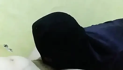 Licking  milf's pussy when the house is quiet