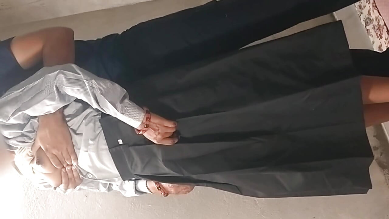 Step brother caught his step sister alone and take advantage.teenager enters her stepbrother's room to have sex after school