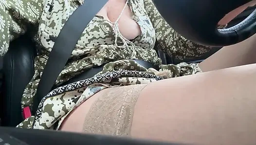 Горячая элегантная мачеха возбуждена в офис