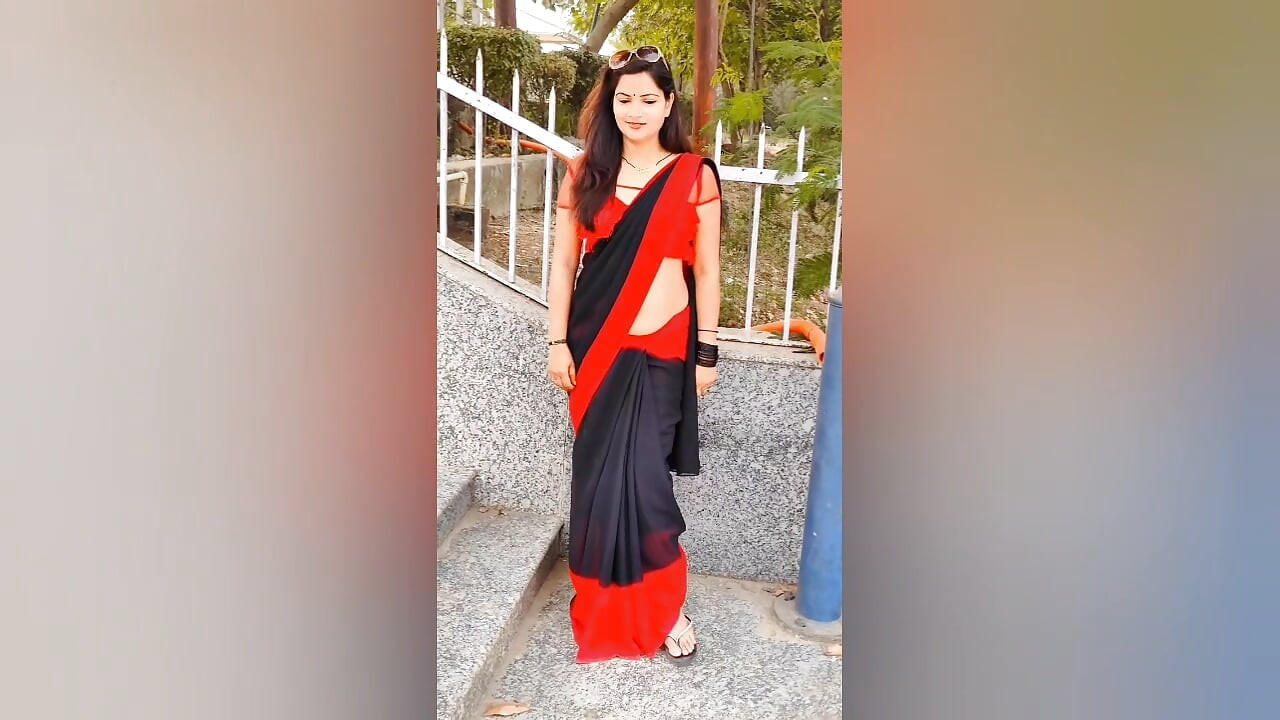 Min heta bhabhi fångade mig när im onanerar helt nacked i mitt rum