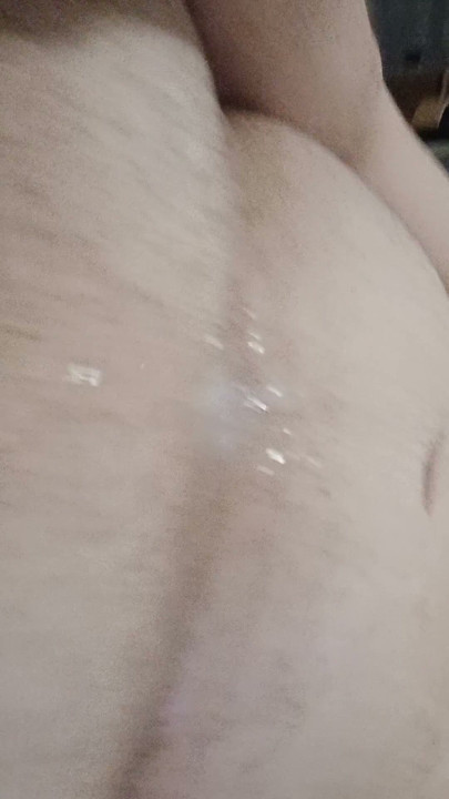 I end up ejaculating large jets of thick and I spread it on me | Clip 1