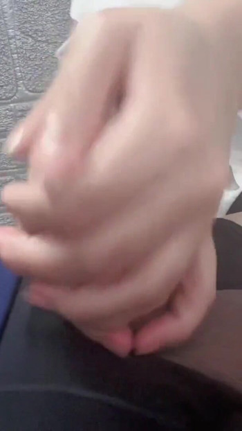 Șefa mea asiatică mi-a dat astăzi o labă | Clipul 1