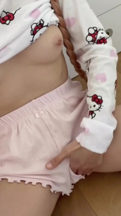 CRAZY SQUIRT PUSSY ORGASM AFTER FINGERING ASIAN SCHOOLGIRL | Clip 1