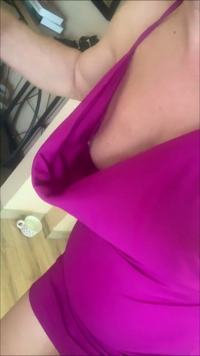 I'm braless in public | Clip 1