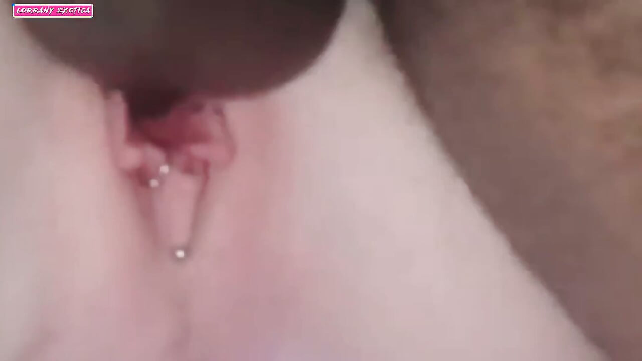Jag och min kompis hyrde en begåvad tjej för att göra en del av vår lek i vårt rum, vi två som fångar varandra och gör det riktigt lesbiskt