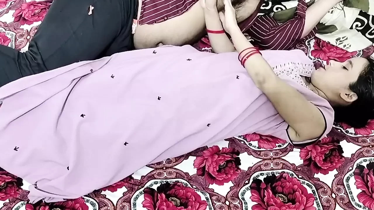 Chachi ke step daughter ko jabar dasti doodh daba kar pela